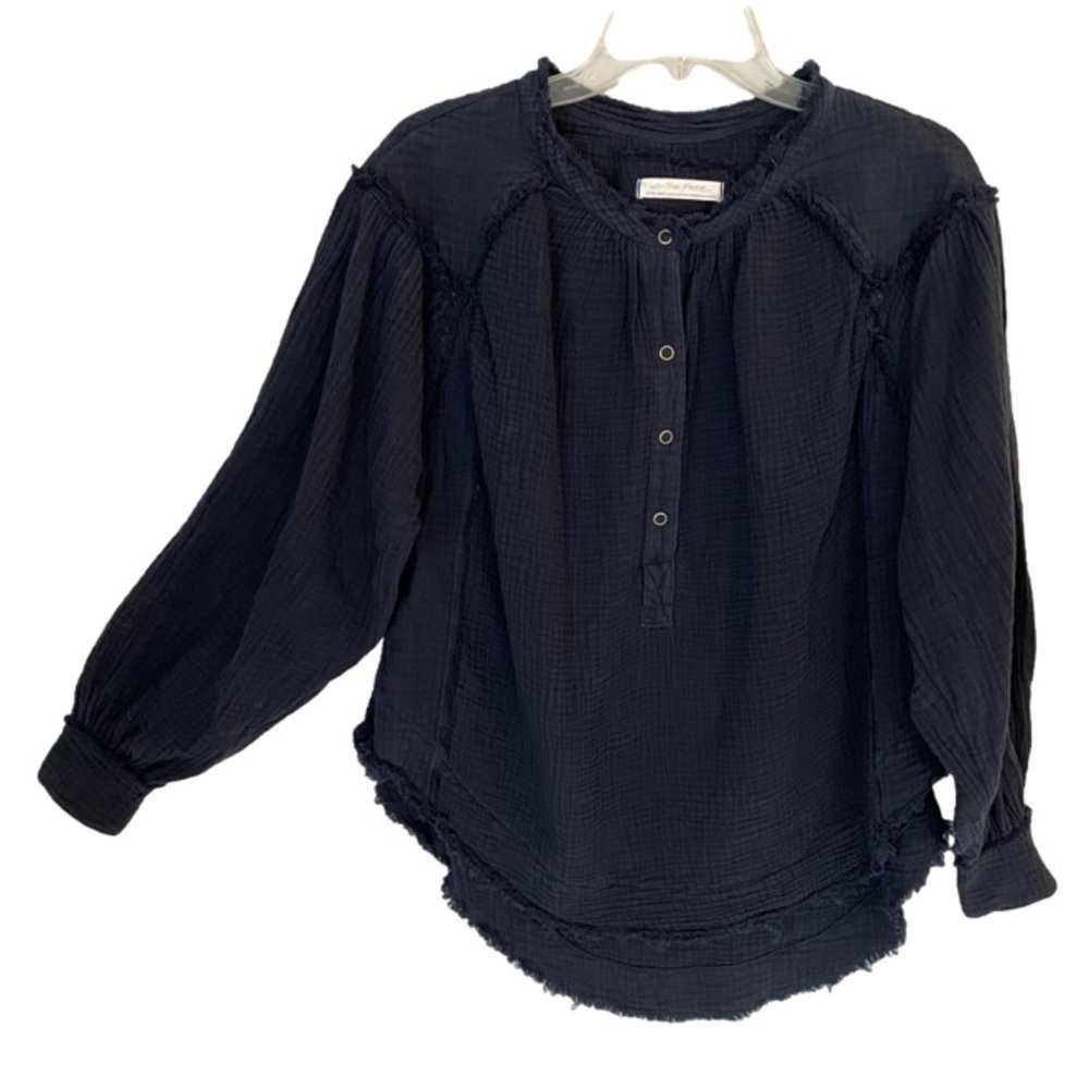 WE THE FREE Top Raw Seam High Low Long Sleeve Snaps Deep Navy Blue Women Size XS